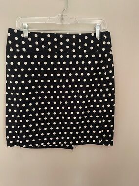 Banana Republic Polka Dot Skirt Size 8 – Classic Black & White